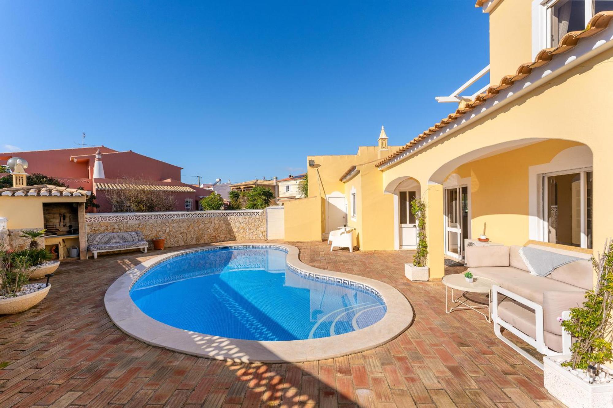 Charming Villa, - Pool - No Need For Car Villa
